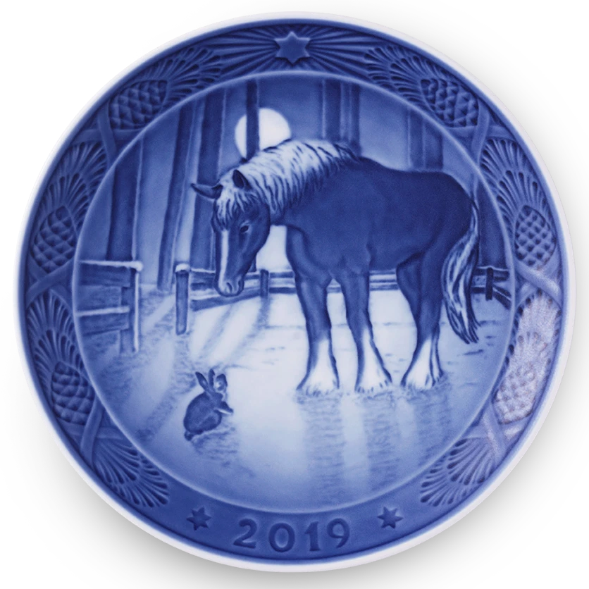 Royal Copenhagen Christmas Plate 2019 - Meeting in the Paddock