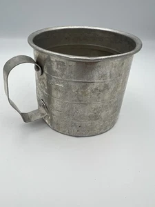 Vintage ALUMINUM Measuring 1 1/2 Cup w/ Handle & Spout - Picture 1 of 6