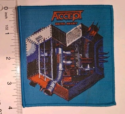 Parche tejido Accept Metal Corazón Borde Azul Foto 1 de 2