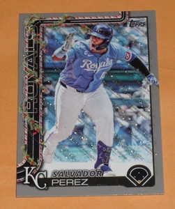 2025 Topps Holiday Salvador Perez Silver Glitter #H116 Kansas City Royals - Picture 1 of 2