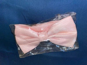 ^BOW TIE  PINK   NO NAME BRAND  BUCKLE & ADJUSTMENT   POLYESTER    BRAND NEW - Picture 1 of 2