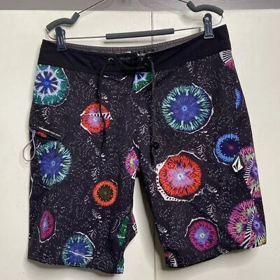 volcom men mod tech board shorts 32 geometric trippy logo - Image 1 of 4
