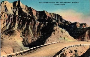 Badlands Crags Badlands National Monument South Dakota Linen Postcard - Picture 1 of 4