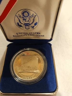 1987 silver united states constitution dollar coin with case - Image 1 of 4