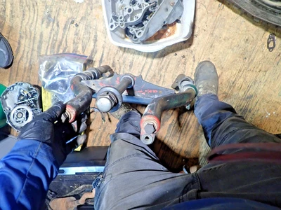 Horquillas delanteras/suspensión delantera HONDA ATC 200 Big Red NECESITARÁ RECONSTRUCCIÓN Foto 1 de 4