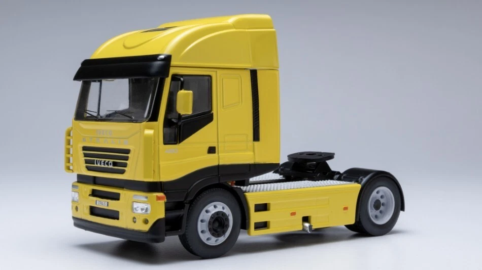 IVECO STRALIS 2002 YELLOW 1:43 - Immagine 1 di 1