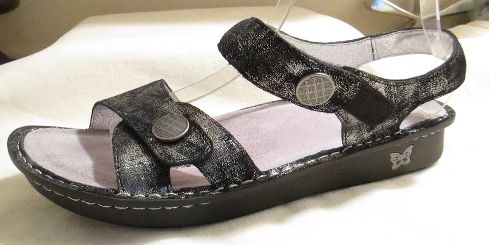 Sandalias de cuero plateadas metálicas ALEGRIA Vienna VIE-7761 UE 43 EE. UU. 11,5-12 USADAS 1x Foto 1 de 4