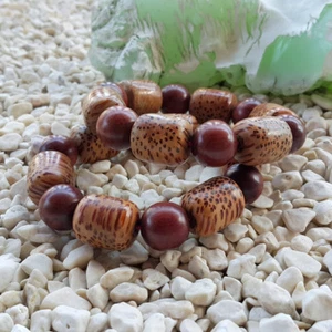 Hermosa Pulsera Mesua Ferrea Piel de Leopardo Madera de Coco y Madera de Hierro de Ceilán - Imagen 1 de 5