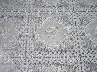 Grande Nappe Cirée rectangle effet Dentelle & Fleurs 300 x 140 cm - Photo 1/4