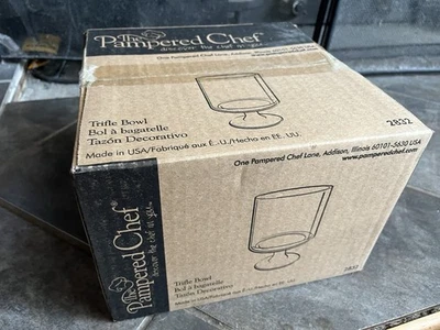 Pampered Chef 2832 Trifle Bowl and Stand + Lid New In Box Sealed - Image 1 of 4