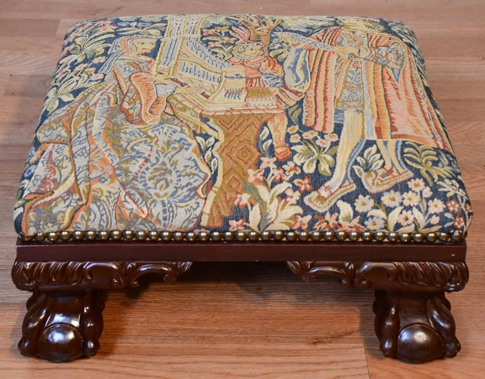 Reposapiés/otomano vintage estilo Chippendale caoba Foto 1 de 4