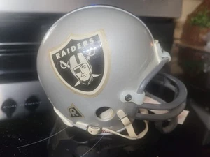 Oakland/LA/LV Raiders 3 5/8 mini casco NFL - Foto 1 di 2