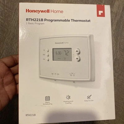 Honeywell RTH221B 1-Basic Program Programmable Thermostat w/Digital Display - Image 1 of 4