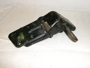 C -3 CORVETTE 1968-1982 UPPER DOOR HINGE LEFT HAND/DRIVER SIDE ORIGINAL G.M. - Bild 1 von 3