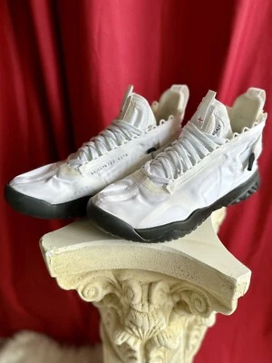 Talla 8.5 - Jordan Proto React Blanco/Negro SUPER RARO DESCONTINUADO Nunca Usado Foto 1 de 4