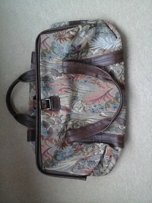 Large Weekend Bag With Matching Purse & key-Ring.M & S. Vintage.Tapestry Outer. - Image 1 of 4