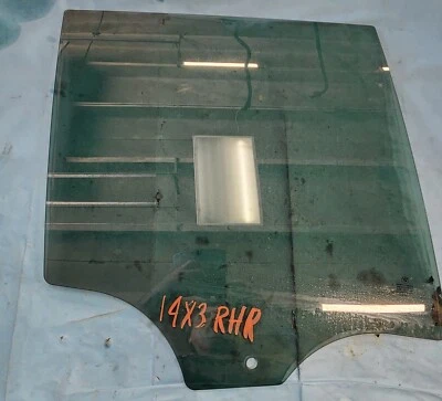 2013-2017 BMW X3 ЗАДНЯЯ ПРАВАЯ ДВЕРЬ СТЕКЛО ЗАВОДСКОЙ ТОНИРОВАННЫЙ OEM 51-35-7-391-67 - Изображение 1 из 3