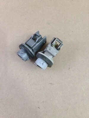 1988-1991 OEM Honda CRX EF Civic Turn Signal Corner Light Bulb Housing Socket - Image 1 of 4