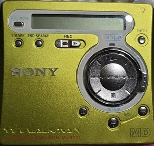 Sony Walkman Vintage Green MZ-R700 with accessories - Picture 1 of 11