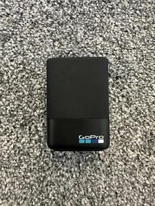 GoPro Dual Battery Charger + 2 Batteries (AADBD-001-ES) - Picture 1 of 8
