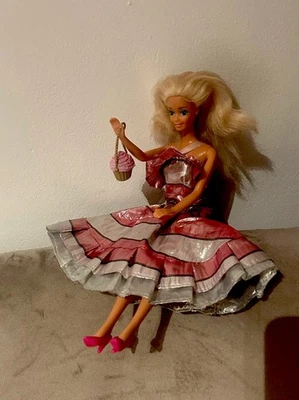 🩷 Western Fun Barbie 1989 - in elegante abito vintage anni 70 - da collezione - Immagine 1 di 4