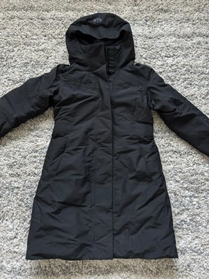 Parka con capucha Lululemon Snow Warrior 600-Down-Fill, nueva con etiquetas, negra, talla 6 Foto 1 de 4