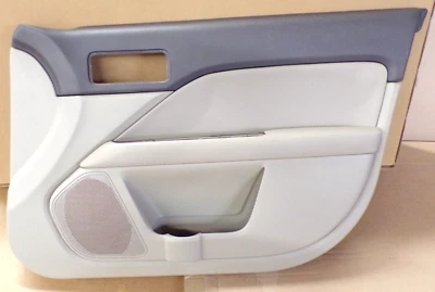 Ford Fusion 2012 panel de puerta (delantero del pasajero) 2010-2012 Foto 1 de 4