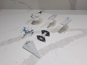 Star Wars Hot Wheels Sternenschiff Konvolut (meist Diecast) 6 Fahrzeuge & 3 Ständer  - Bild 1 von 24