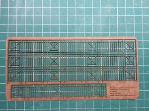 O Scale Laser geschnittener Intertrack Zaun 7/8" hoch x 28" lang (4 Stck.) (FENCE 1) - Bild 1 von 3