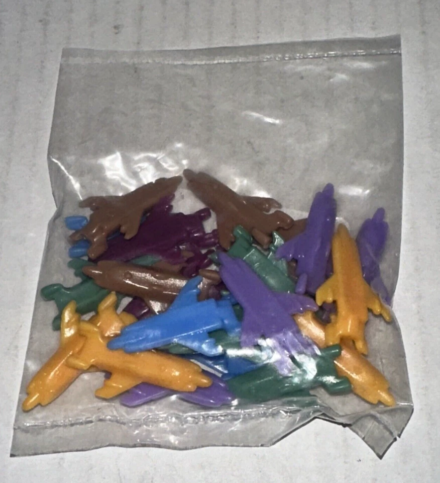 BUCK ROGERS PLASTIC FIGURES GAME PIECES TRANSPORT SHUTTLES SPACESHIPS PAWNS NOS - Image 1 of 4