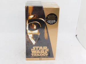 Star Wars Trilogy Special Edition VHS Gold Box Set 1997 New Sealed Fox Watermark - Imagen 1 de 2
