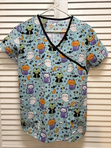 Halloween I LOVE SCRUBS Women’s Medium Scrub Top With 2 Pockets EUC - Picture 1 of 3