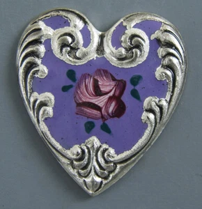 HEART SHAPED, HAND-PAINTED METAL BUTTON WITH FLORAL DESIGN - Picture 1 of 2