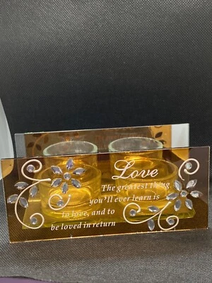 Soporte de luz de té doble con respaldo de espejo e inscripción de amor con joyas de vidrio dorado  Foto 1 de 4