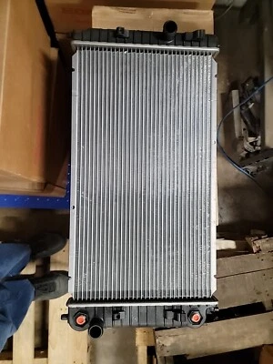 Radiador Chevrolet Malibu Oldsmobile Cutlass 4/6Cy 52477424 1997-1999 AcDelco Foto 1 de 3