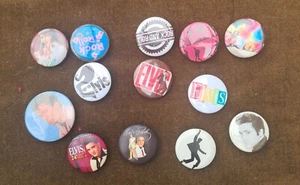 Elvis Presley Vintage Metal Pin Badges - Picture 1 of 2