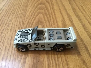 Vintage Hot Wheels 1990 Nissan Mini Truck Tan Leopard Print Die-Cast 1:64 Safari - Picture 1 of 4