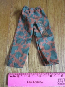 GI Joe Puppe Tarnhose braun grün Camoflage Ersatz Zubehör Militär - Bild 1 von 4
