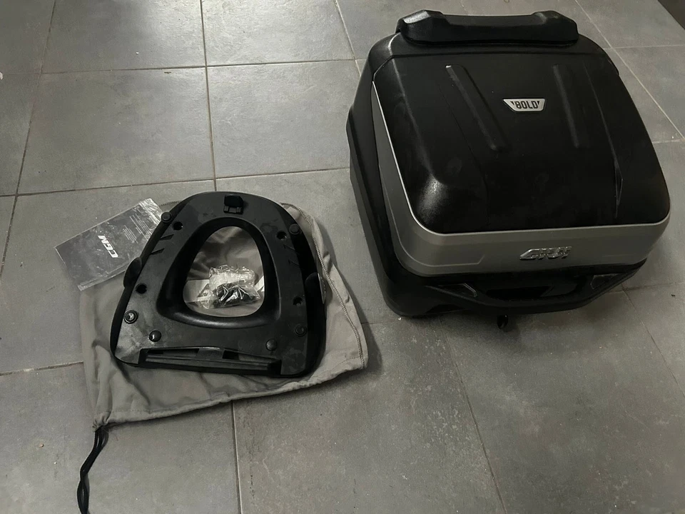 bauletto GIVI con piastra GIVI - Immagine 1 di 1