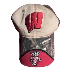 Vintage Wisconsin badgers hat in good condition~camouflage/red - Picture 1 of 4