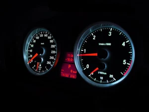 Sport Optik Tacho Umbau Komplettset rot/weiß passend für BMW E90 E91 E92 E93 X1 - Bild 1 von 6