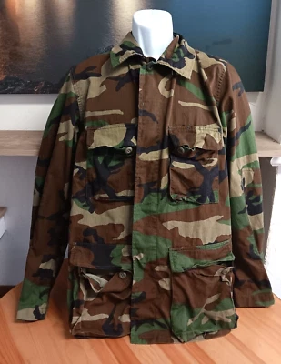 Camoflauge Jacket Mens Medium Military US Army Vintage Combat Coat - Image 1 of 4