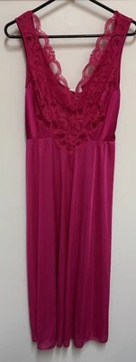 Винтажная ночная рубашка Adonna фуксия розовое шелковистое нейлоновое и кружевное миди-платье средний размер - Изображение 1 из 4