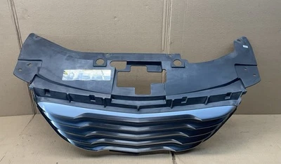 2011 2012 2013 2014 Chrysler 200 Front Grille Main Upper Center Grill - Image 1 of 4