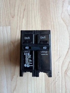 Eaton BR240 - 2 40 Amp Disyuntor Doble Polo, 120/240V - Imagen 1 de 5