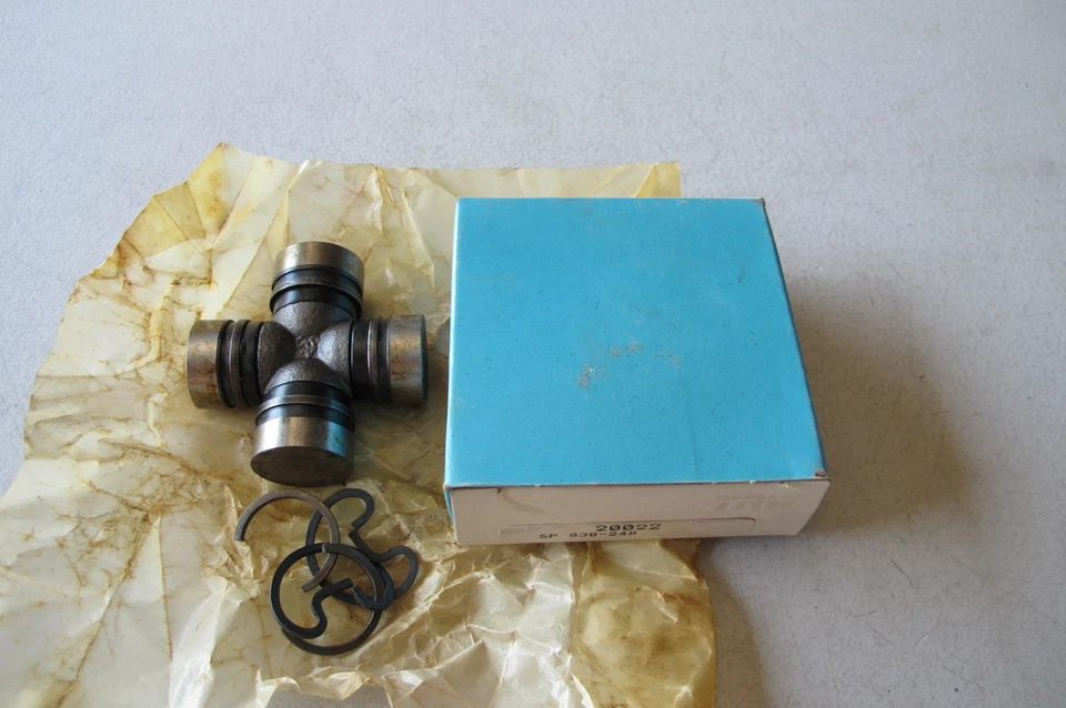 Árbol de transmisión articulado universal NOS F junta en U TRW 20022 para Jeep CJ6 1972 Foto 1 de 2