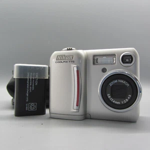 Nikon Digital Camera Coolpix 775 2.1MP Silver Tested - Picture 1 of 8
