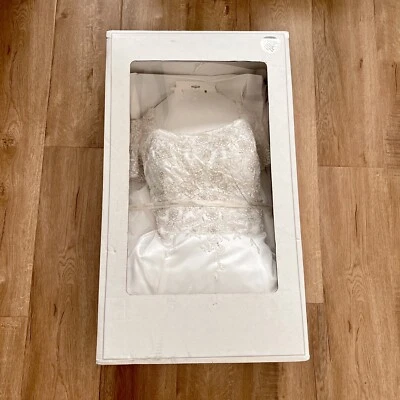 NIB Davids Bridal Wedding Dress Soft White Half Sleeve Embroidered Beaded 22W - Image 1 of 4