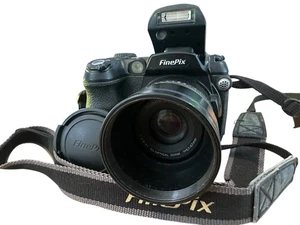 Fujifilm Finepix S5000 3.1/6MP 22x Zoom Fully Tested And Working - Picture 1 of 9