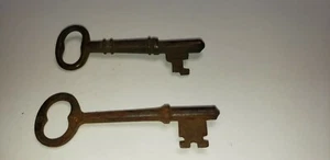 2 RARE SKELETON KEYS ASSORTED UNBRANDED UNMARKED VINTAGE ANTIQUE  LOT AS IS  - Picture 1 of 10